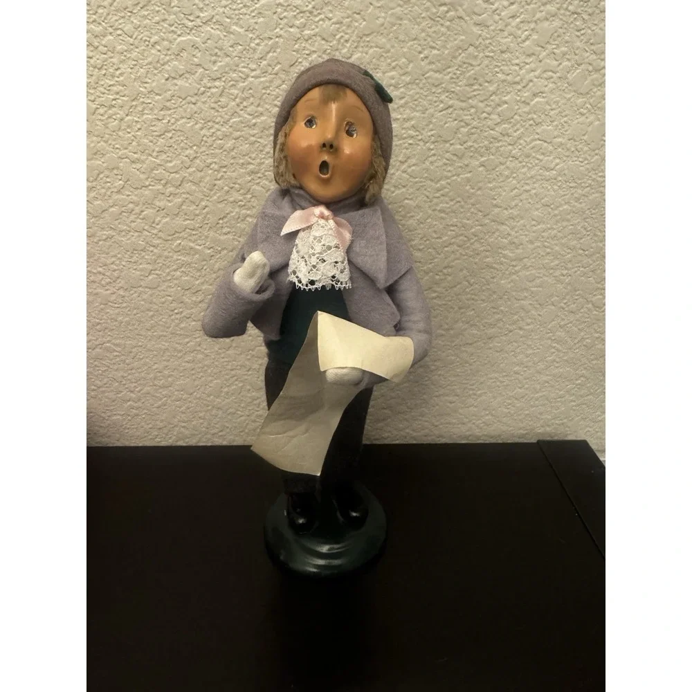 Byers choice Christmas carolers 1992 boy With music Scroll Grey Coat 10 Inch